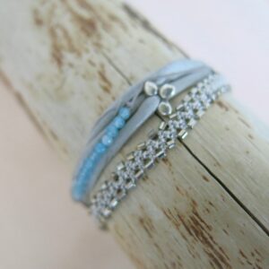 Seidenarmband mit versilbertem Blümchen-Anhänger-837