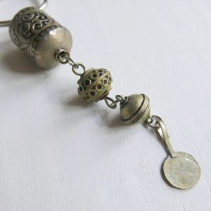 Schlüsselanhänger aus verschiedenen Silberperlen-1665
