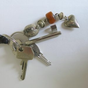 Schlüsselanhänger mit silbernem Mini Herz-1677