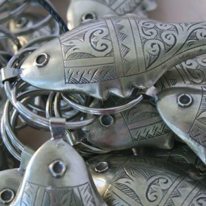 Schlüsselanhänger Silber-Fisch mit dekorativer Gravur-1120