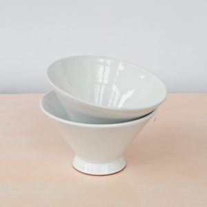 trichterförmige Keramik Schale-2037