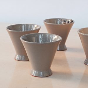 trichterförmige Keramik Schale-2044