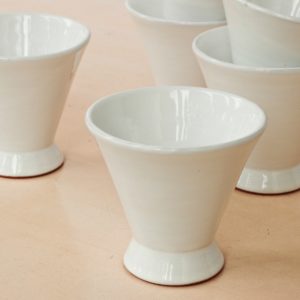 trichterförmige Keramik Schale-2042
