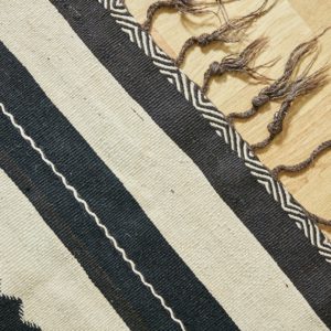 marokkanischer Teppich 'Sanafi' - schwarz mit Farbakzent-3312