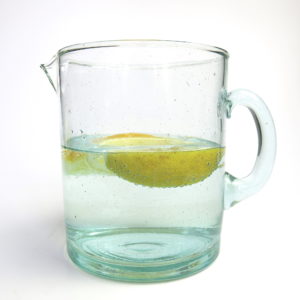 Glaskaraffe mit Griff - mundgeblasenes Glas - 1 Liter