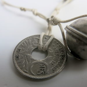 Unikat-Kette mit alter Münze und Berber Silberperlen