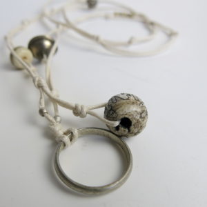Kette mit vintage Ring und Perle