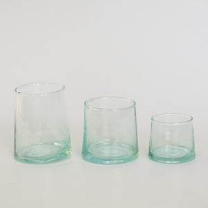 mundgeblasenes Glas in konischer Form