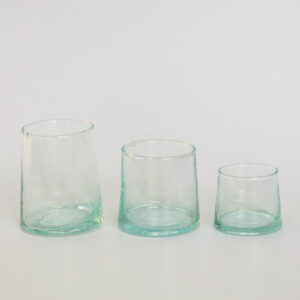 mundgeblasenes Glas in konischer Form