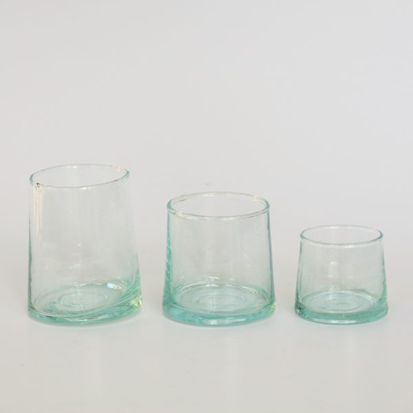 mundgeblasenes Glas in konischer Form