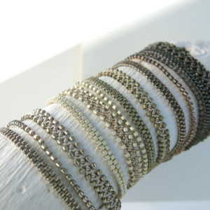 Häkel-Armband im metallic look