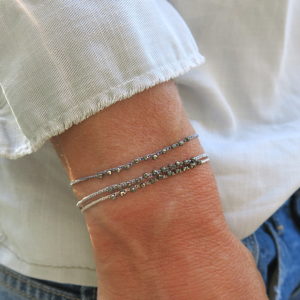 Feines Häkel-Armband mit kleinen 2mm Pyrit Steinchen