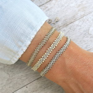 Häkel-Armband im metallic look