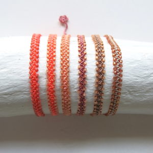 Häkel-Armband in sommerlichen Coral Farbtönen