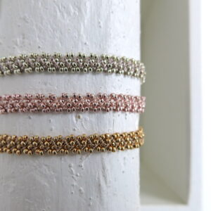 Häkel Armband mit metallic Perlen