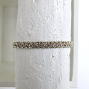 Häkel-Armband mit metallic Perlen