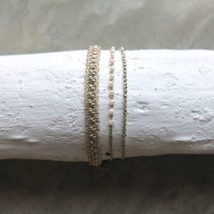 Edles Häkel-Armband mit gemischten Perlen
