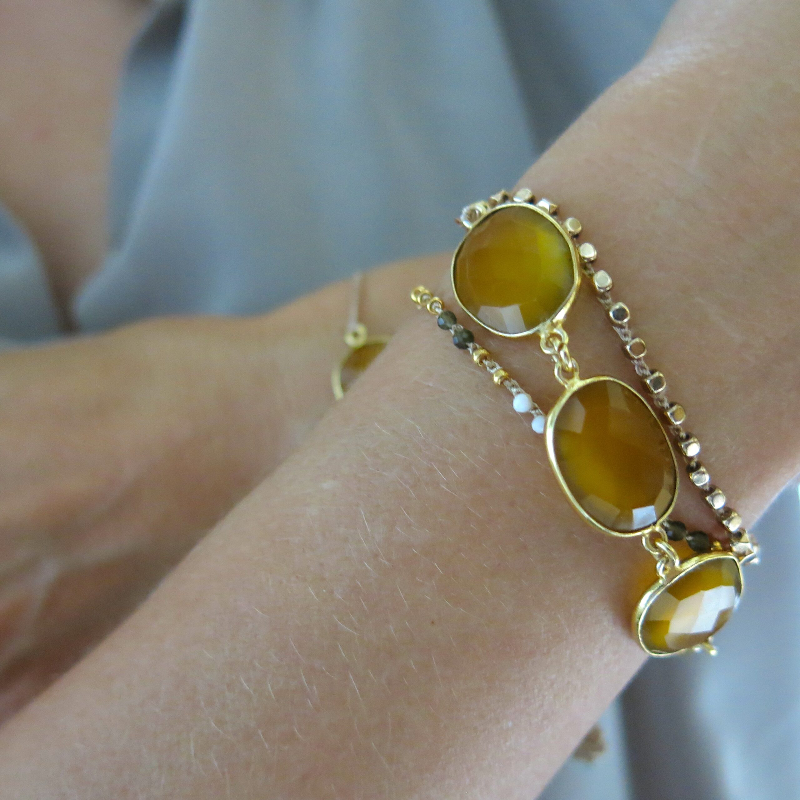 Armband Chalcedon gelb-3 Gehäkeltes Armband mit plated Hexagon Perlen – Bild 1