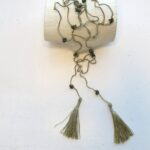 Gehäkelte Kette mit Pompon - green line – Bild 3