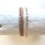 Armband im Mix aus Quader und metallic Glasperlen – Bild 11