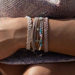 Häkel Armband mit schimmernden Perlen