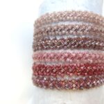 Häkel Armband mit schimmernden Perlen – Bild 5